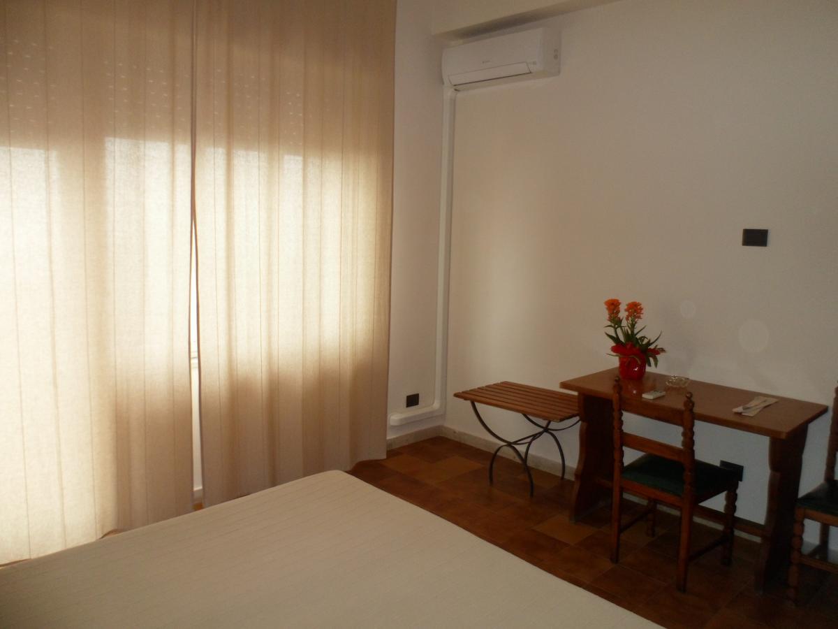 Hotel Panorama Di Sicilia カステルモーラ エクステリア 写真