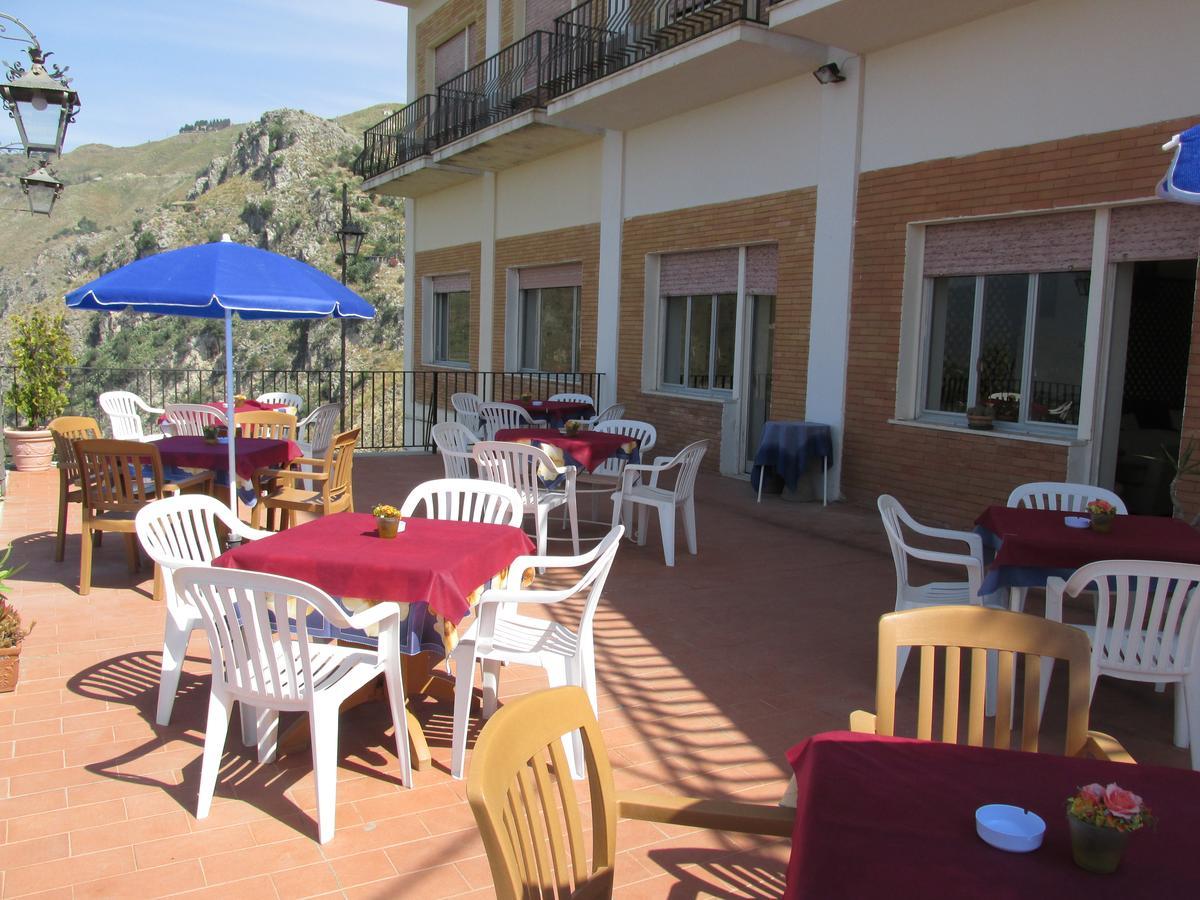 Hotel Panorama Di Sicilia カステルモーラ エクステリア 写真